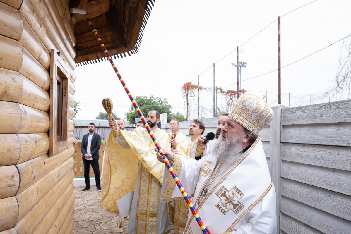Paraclisul unui centru de îngrijire ilfovean a primit veșmântul harului 373862