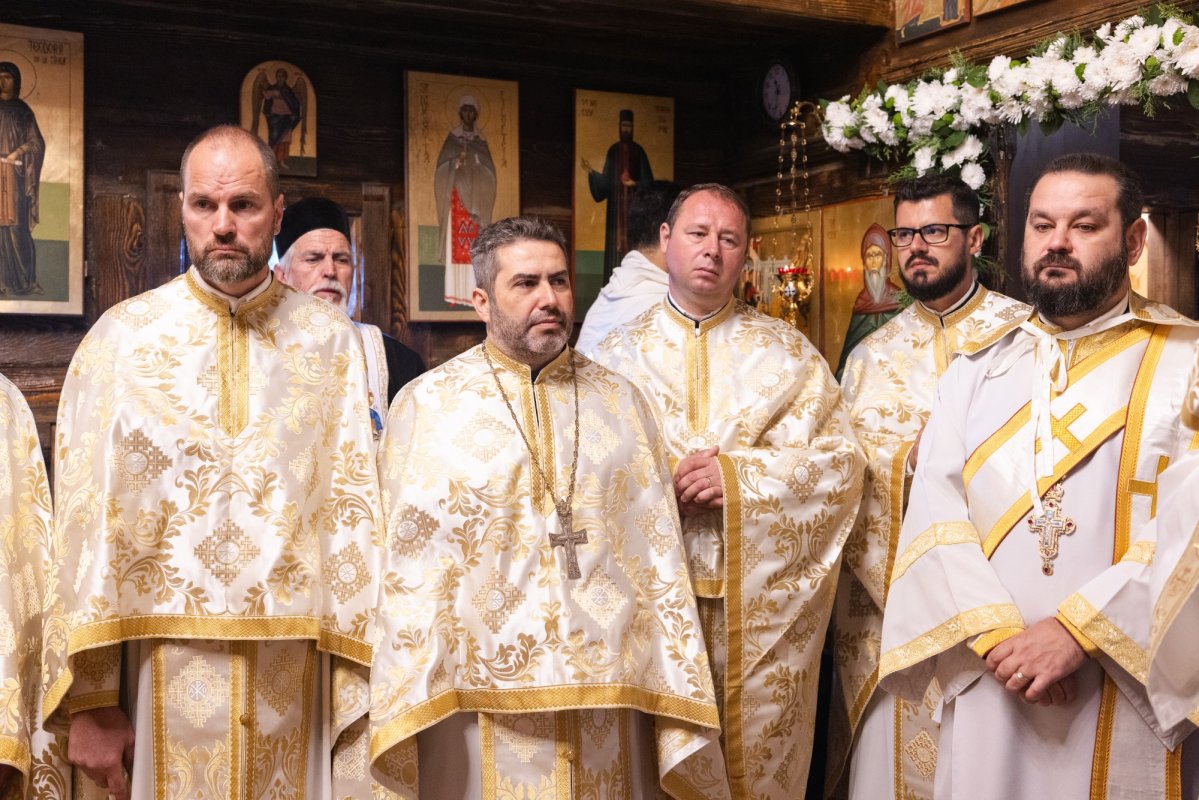 Paraclisul unui centru de îngrijire ilfovean a primit veșmântul harului 373871