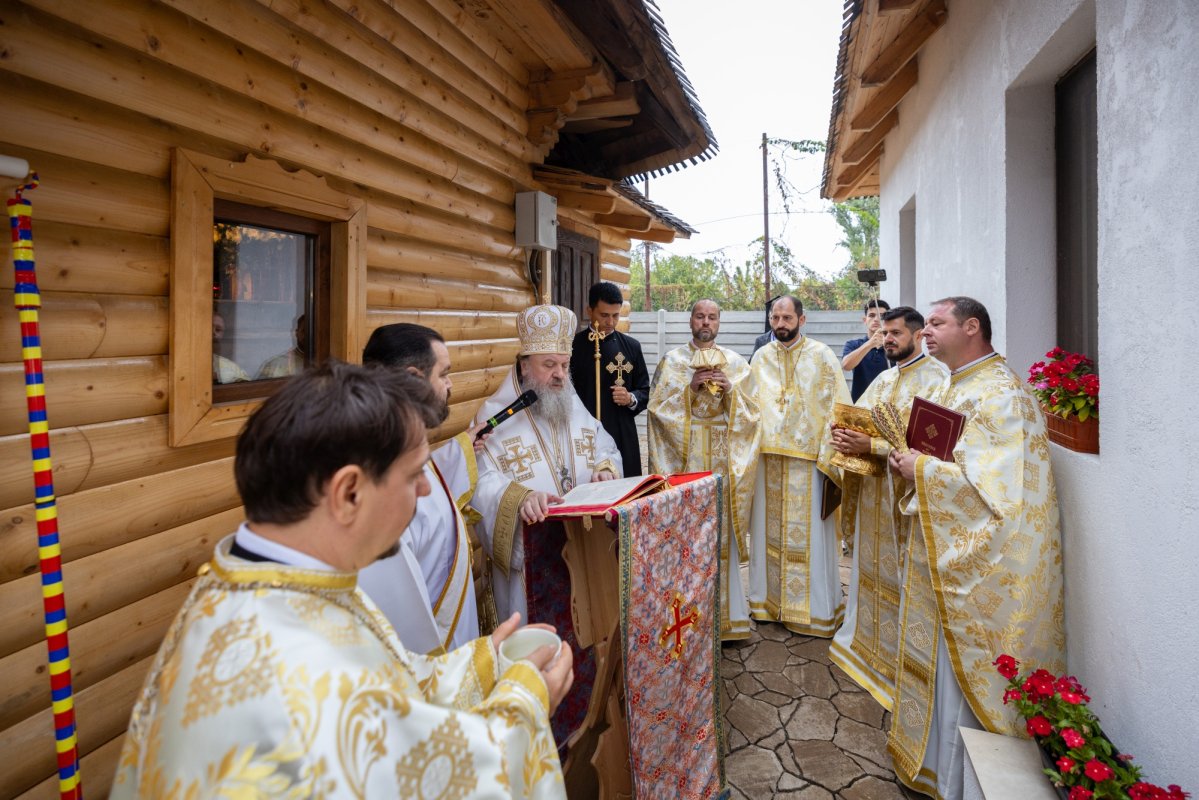 Sfințirea Paraclisului „Sfinții Împărați Constantin și Elena” din cadrul Centrului de îngrijire și asistență din Vidra 373860