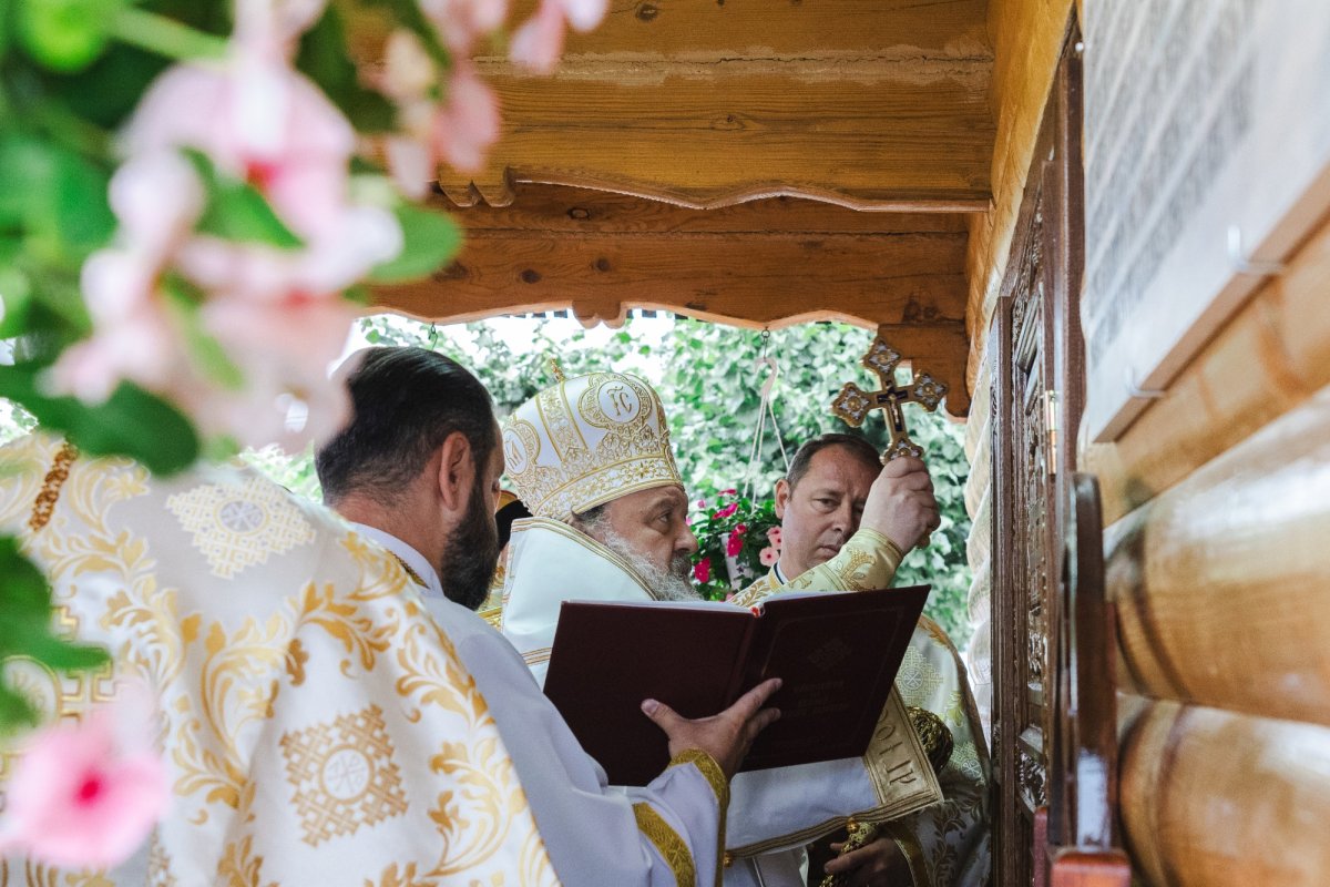 Sfințirea Paraclisului „Sfinții Împărați Constantin și Elena” din cadrul Centrului de îngrijire și asistență din Vidra 373863