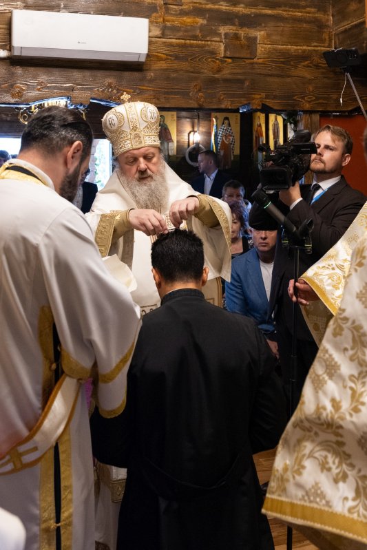 Sfințirea Paraclisului „Sfinții Împărați Constantin și Elena” din cadrul Centrului de îngrijire și asistență din Vidra 373867