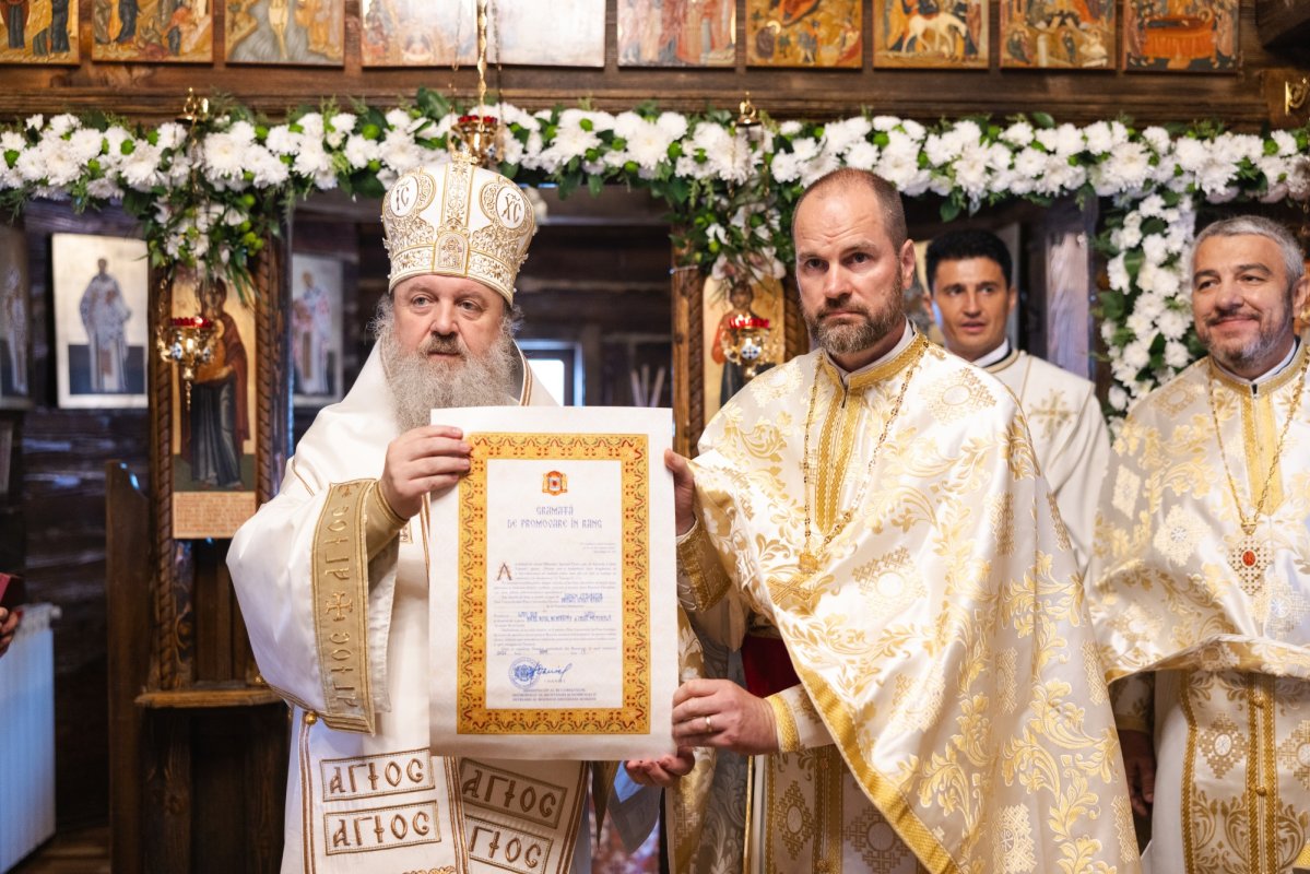 Sfințirea Paraclisului „Sfinții Împărați Constantin și Elena” din cadrul Centrului de îngrijire și asistență din Vidra 373873