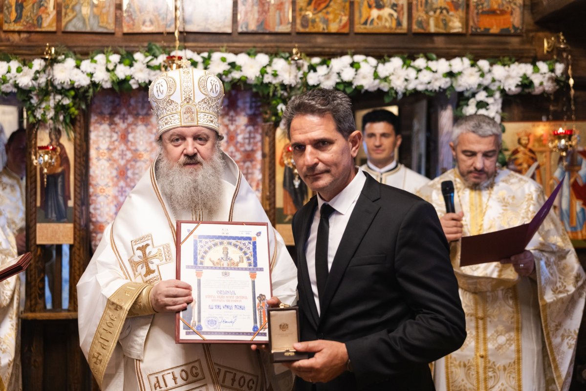 Sfințirea Paraclisului „Sfinții Împărați Constantin și Elena” din cadrul Centrului de îngrijire și asistență din Vidra 373875