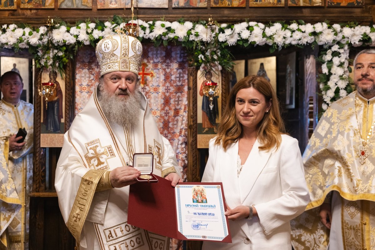 Sfințirea Paraclisului „Sfinții Împărați Constantin și Elena” din cadrul Centrului de îngrijire și asistență din Vidra 373879
