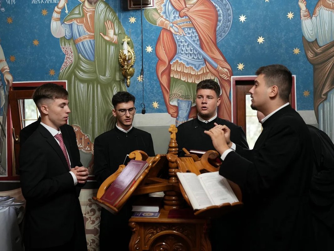 Slujire arhierească la Mănăstirea Coslogeni din judeţul Călărași 373972