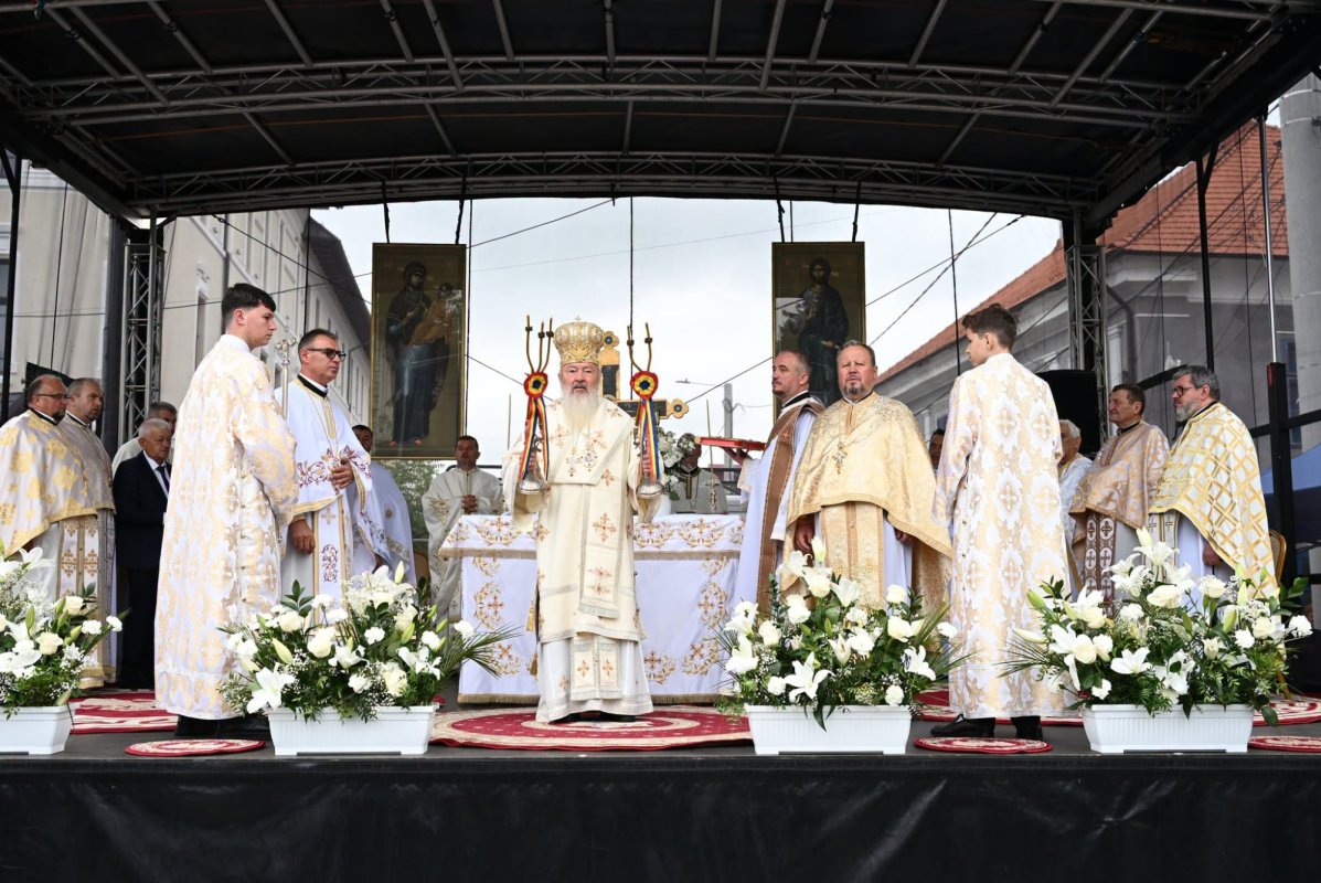 Binecuvântare la Biserica „Sfinții Împărați Constantin și Elena” din Năsăud 374048