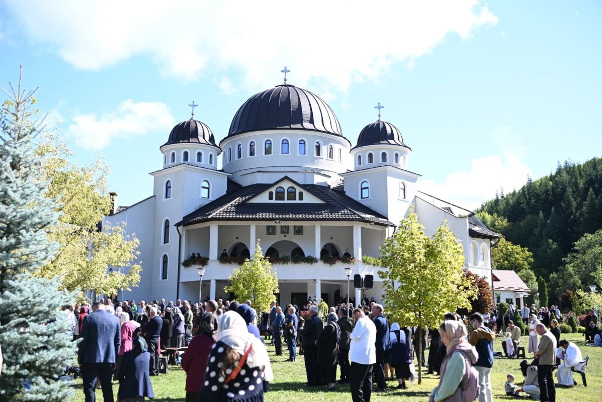 Hramul Mănăstirii Cășiel 374042