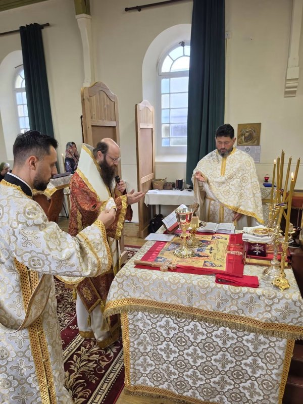 Preasfințitul Părinte Nectarie, în mijlocul comunității românești din Monasterevin 374160