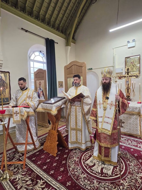 Preasfințitul Părinte Nectarie, în mijlocul comunității românești din Monasterevin 374161