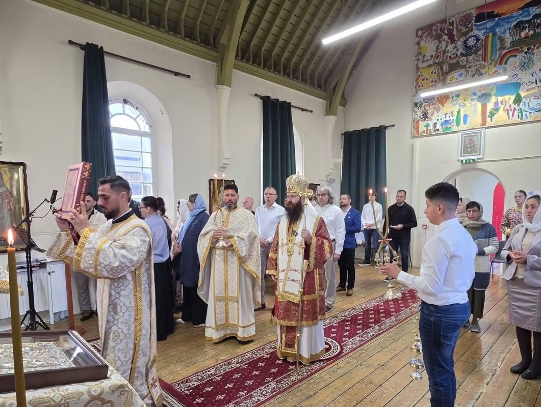 Preasfințitul Părinte Nectarie, în mijlocul comunității românești din Monasterevin 374162