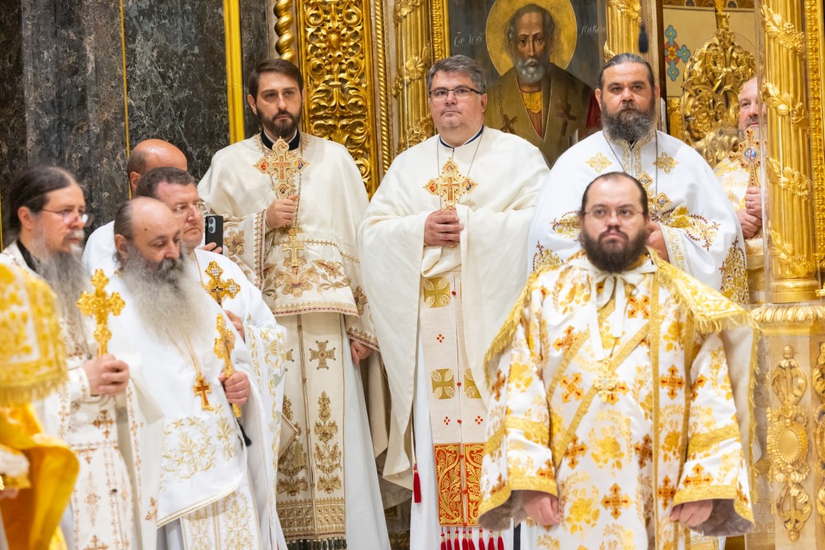 Revedere după 25 de ani a absolvenților teologi bucureșteni 374091