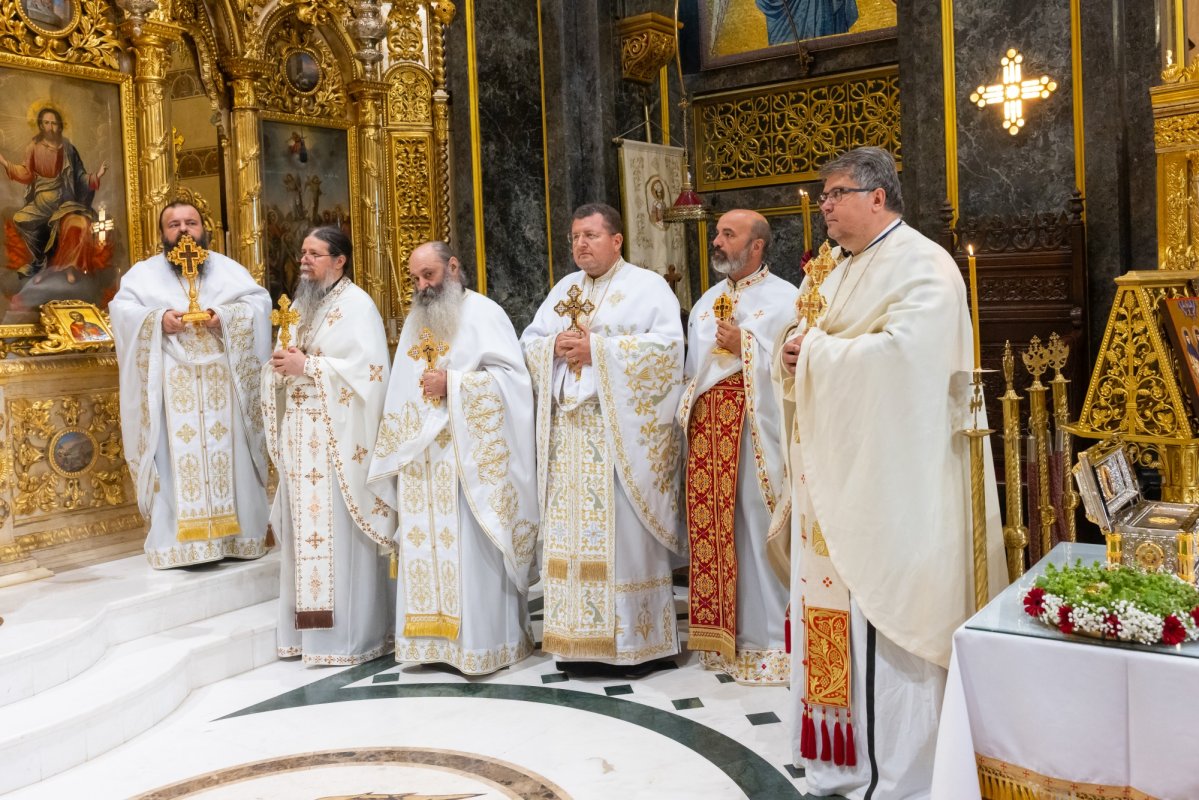 Revedere după 25 de ani a absolvenților teologi bucureșteni 374097
