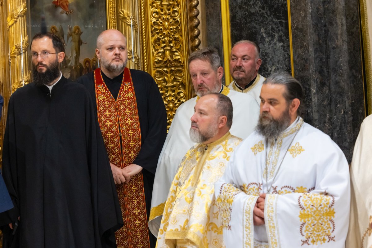 Revedere după 25 de ani a absolvenților teologi bucureșteni 374106