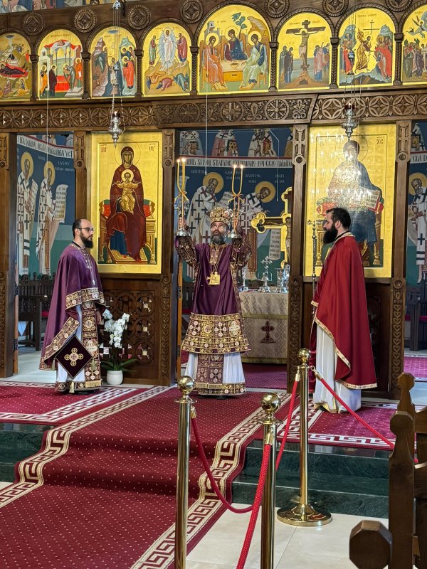 Sărbătoarea Înălțării Sfintei Cruci la Catedrala Episcopală din Madrid 374172