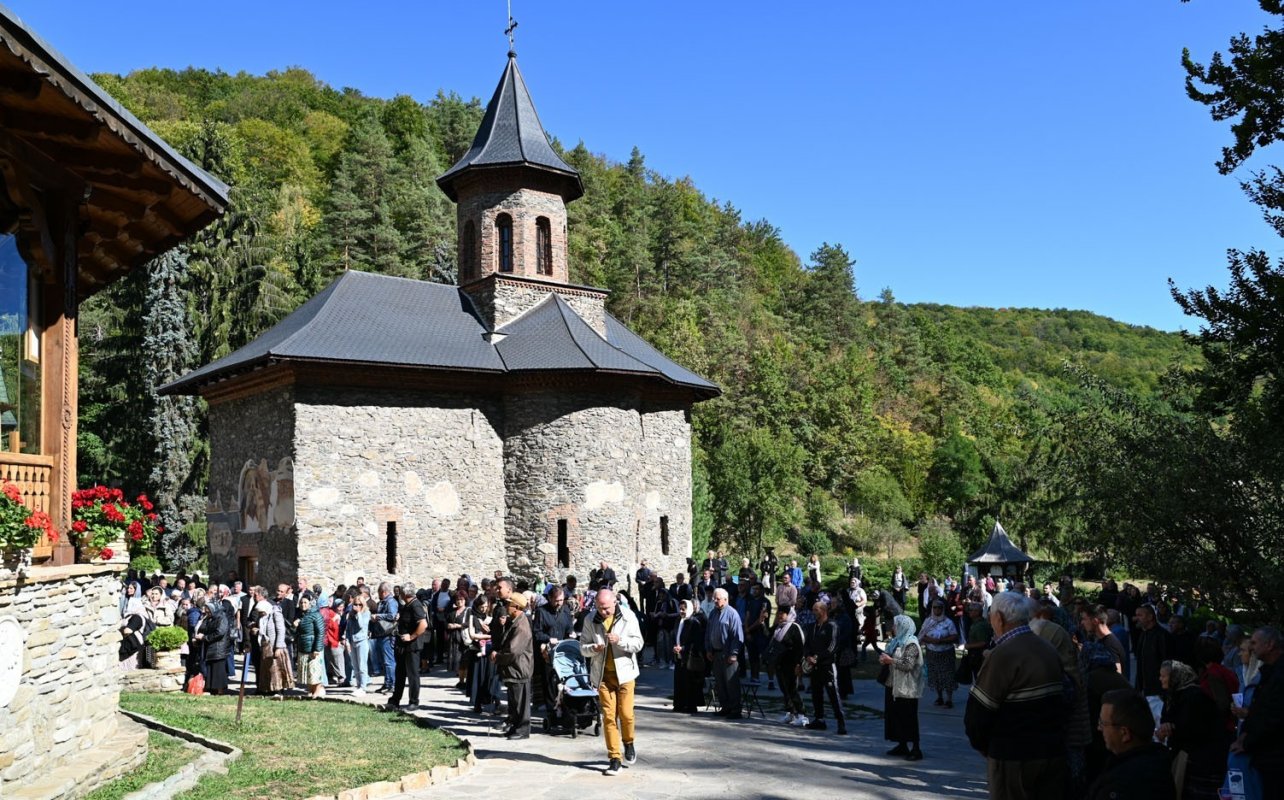 Praznicul Înălțării Sfintei Cruci, hram la Mănăstirea Prislop 374232
