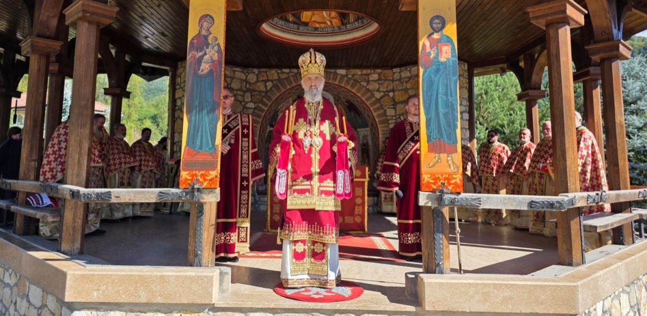 Slujiri arhiereşti în Arhiepiscopia Alba Iuliei 374215