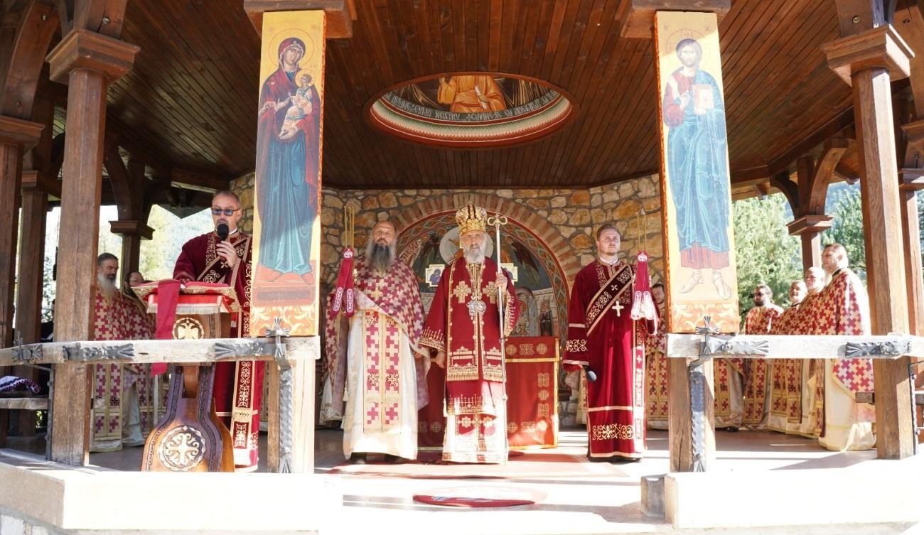 Slujiri arhiereşti în Arhiepiscopia Alba Iuliei 374217
