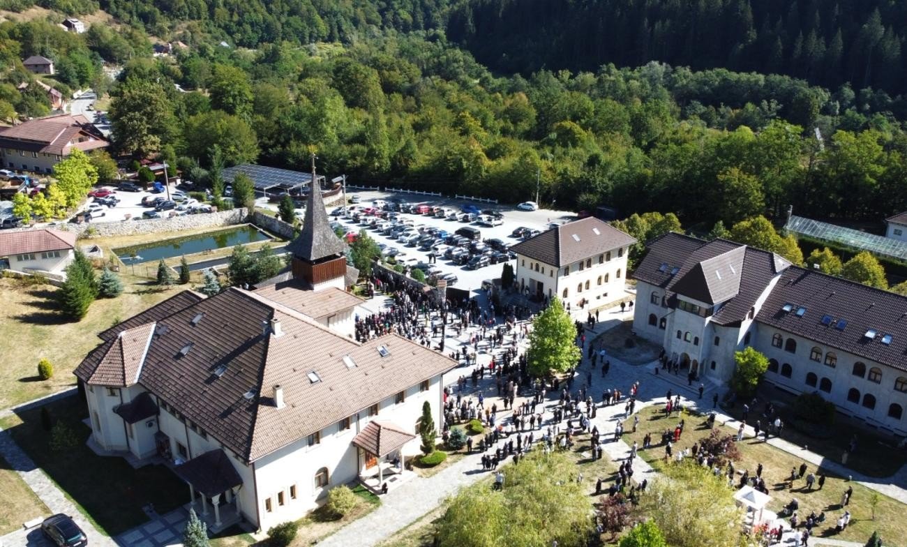 Slujiri arhiereşti în Arhiepiscopia Alba Iuliei 374220