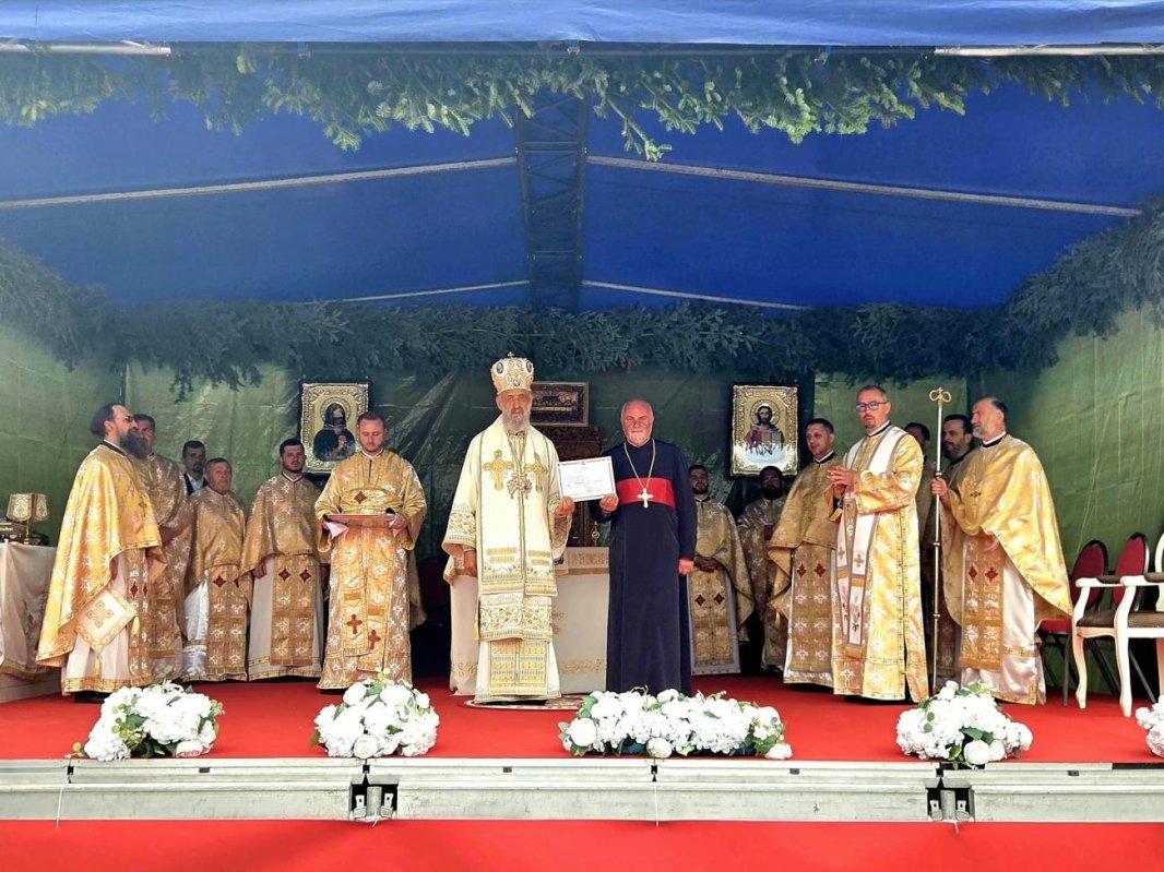 Slujiri arhiereşti în Arhiepiscopia Alba Iuliei 374221