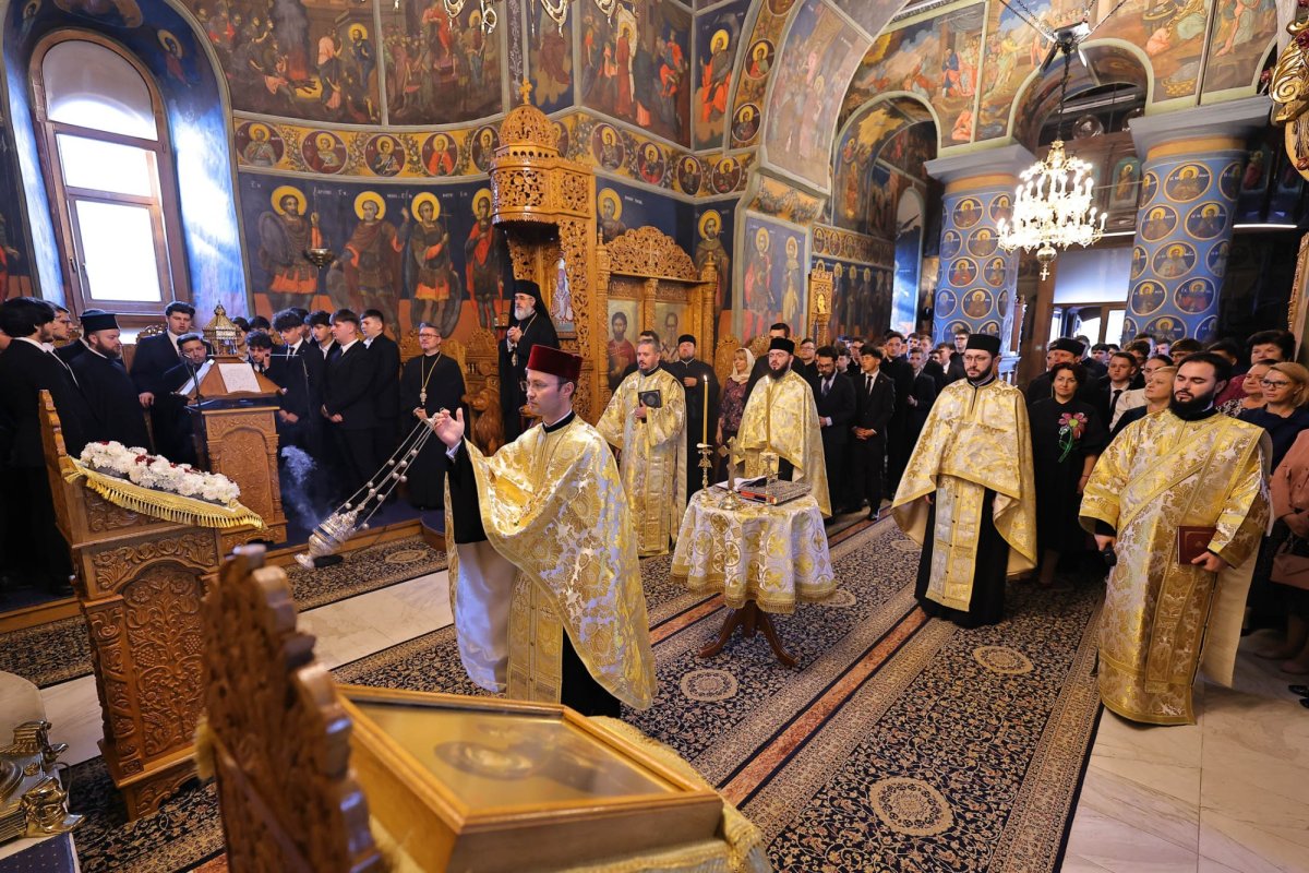 190 de ani de tradiție și învățământ teologic la seminarul din Buzău 374375