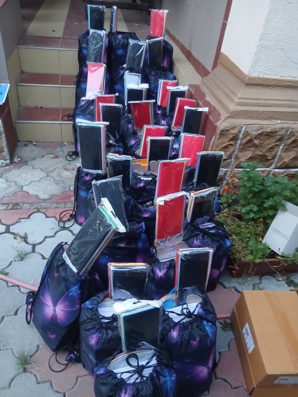 30 de copii sprijiniți în noul an școlar de Parohia Andronache 374536