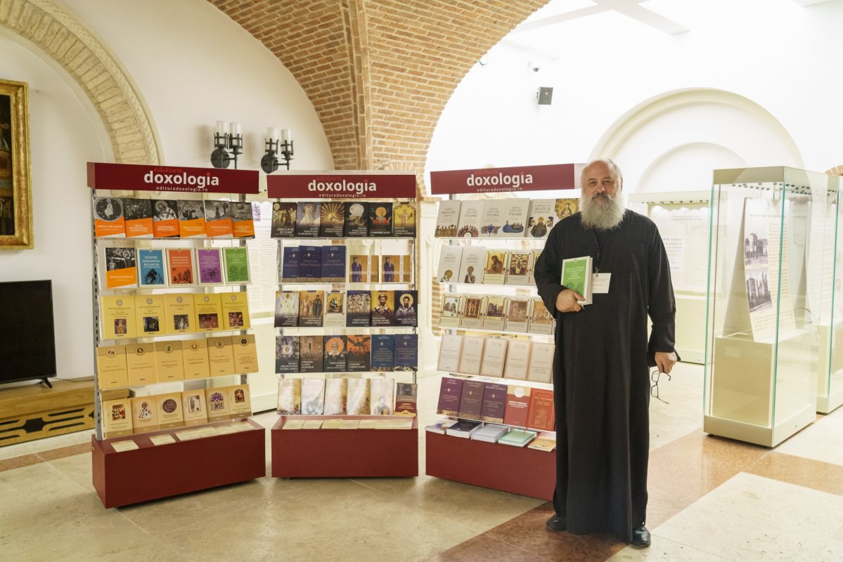 Părintele Andrew Louth a primit „Crucea Moldavă” 374544