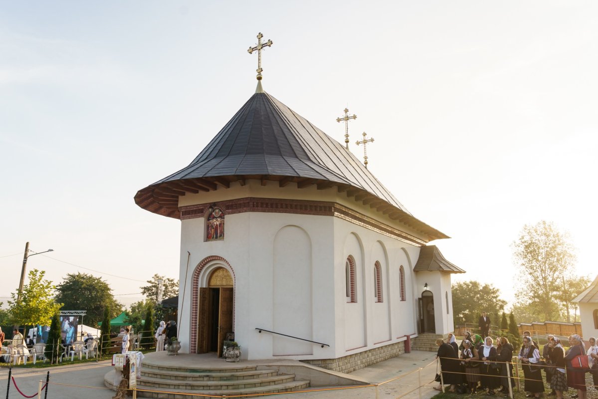 Biserica Parohiei „Înălțarea Domnului” Loturi Enescu, Dorohoi, a fost sfințită 374570