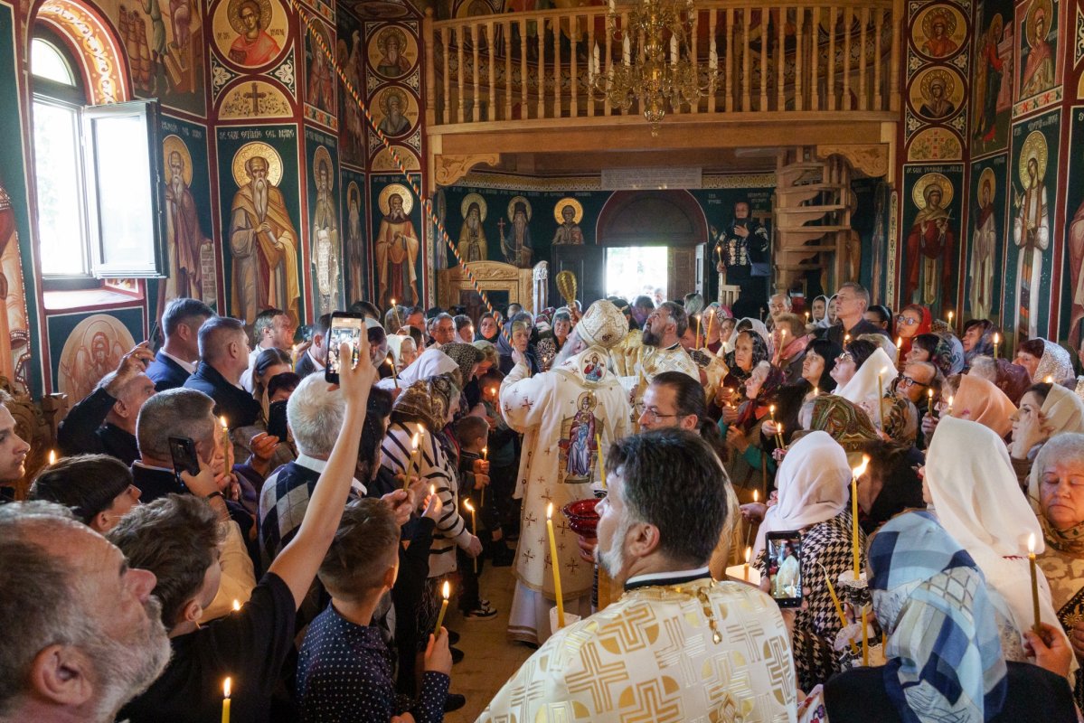 Biserica Parohiei „Înălțarea Domnului” Loturi Enescu, Dorohoi, a fost sfințită 374574