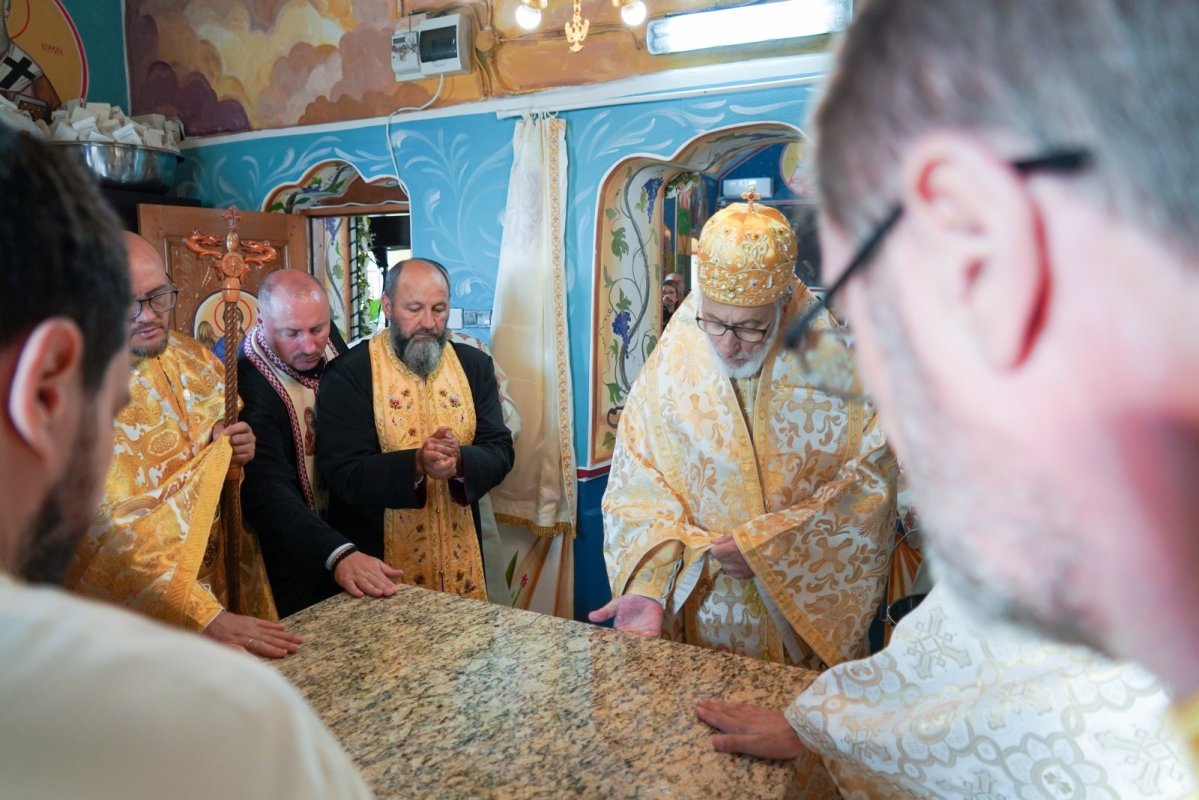 Biserica Parohiei Baloteasca din Argeş a fost sfințită 374609