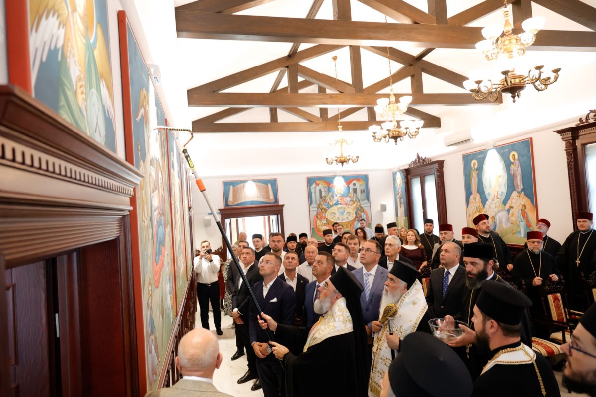 Credincioşii vrânceni se închină Cinstitului lemn al Sfintei Cruci 374617