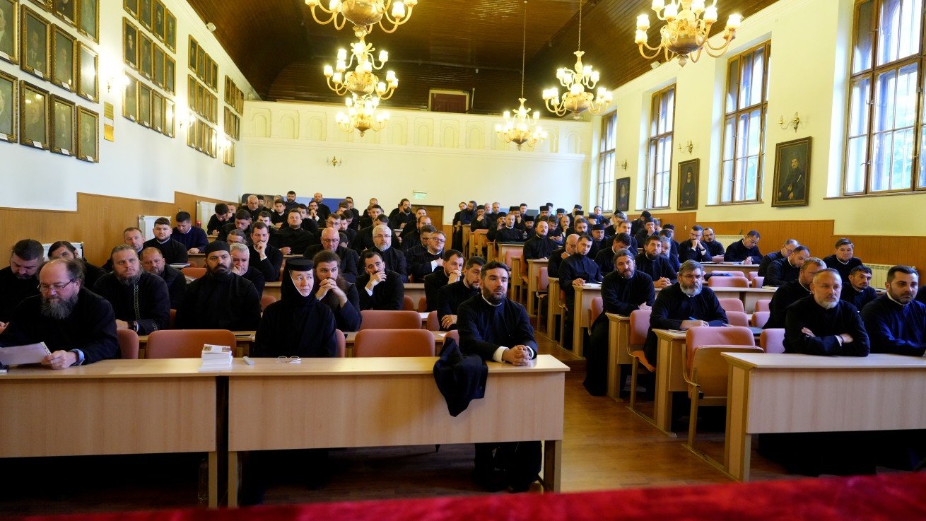Au început cursurile preoțești în Mitropolia Ardealului 374675