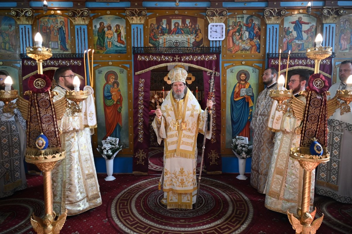 Binecuvântare arhierească la Cociuba Mare, în Episcopia Oradiei 374667