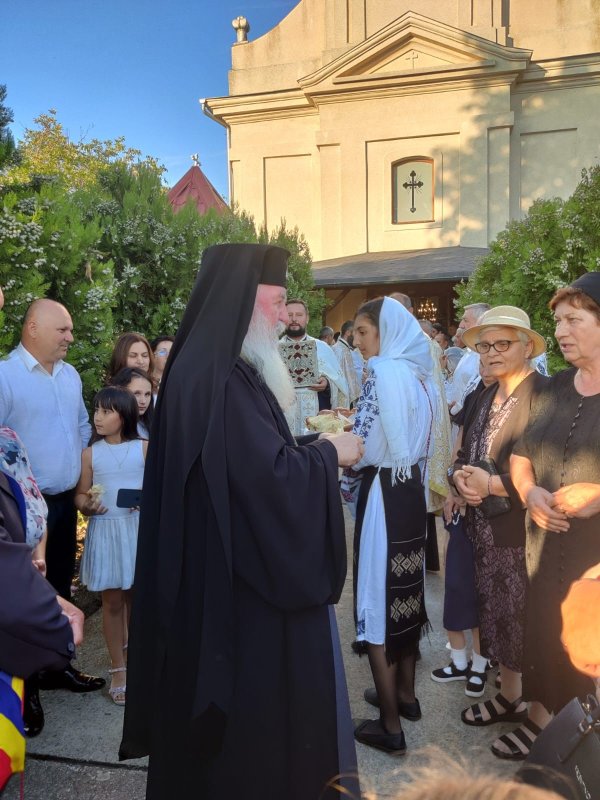 Două veacuri de istorie la Parohia Alioș 374702