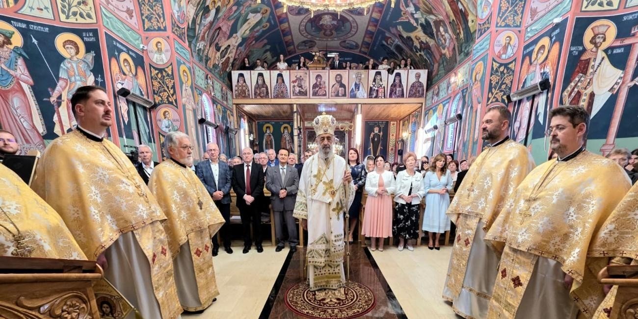 Slujba de târnosire a bisericii din Parohia Alba Iulia - Dealul Furcilor 374661