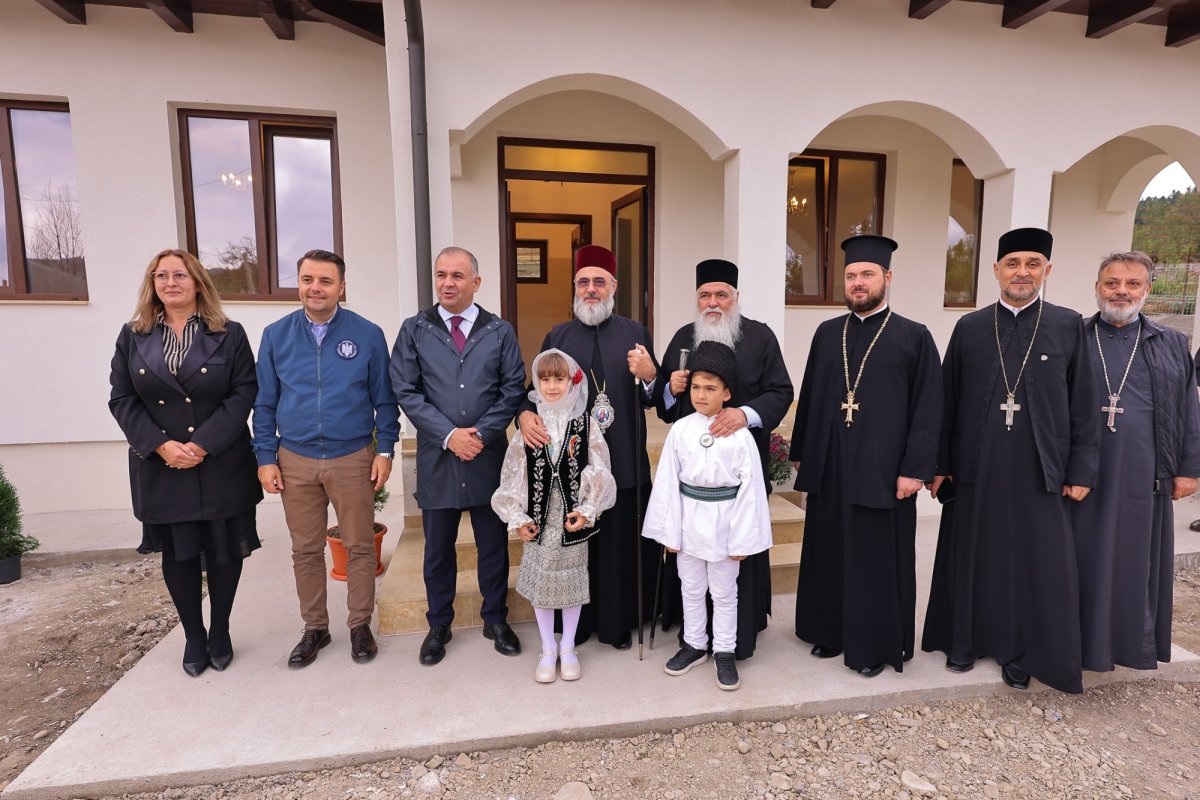 Mii de pelerini la hramul mănăstirii vrâncene Brazi 374763