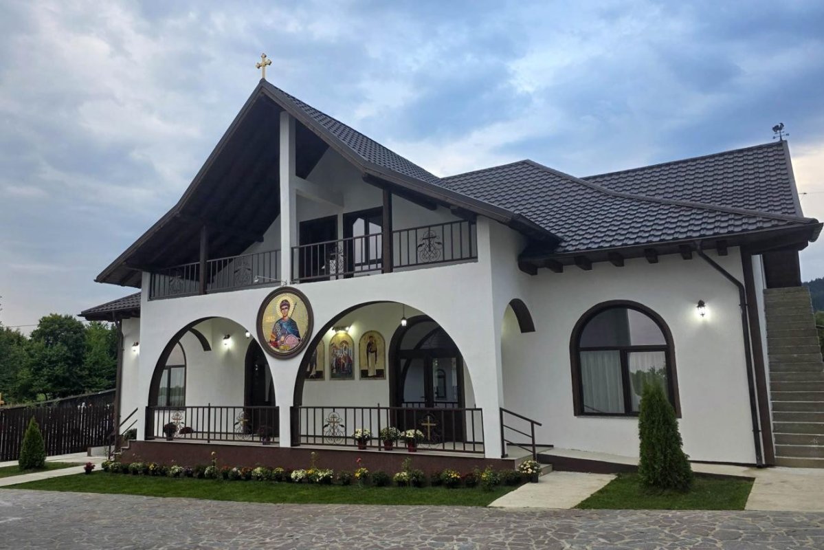 Noile lucrări de la Parohia „Sfântul Dumitru” din Crăcăoani au fost sfințite 374856