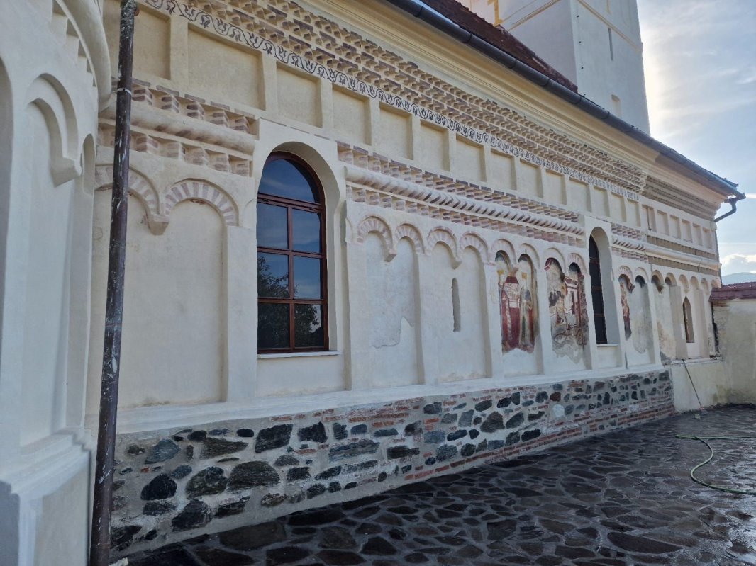 O nouă etapă de restaurare a bisericii din Turnu Roșu a fost finalizată 374851