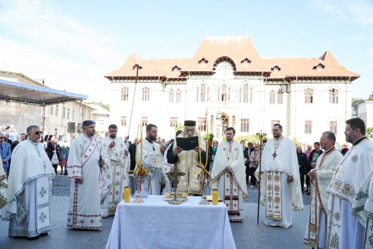 „Sfântul Nicolae”-Popa Savu, biserică reîntinerită din Câmpulung 374835