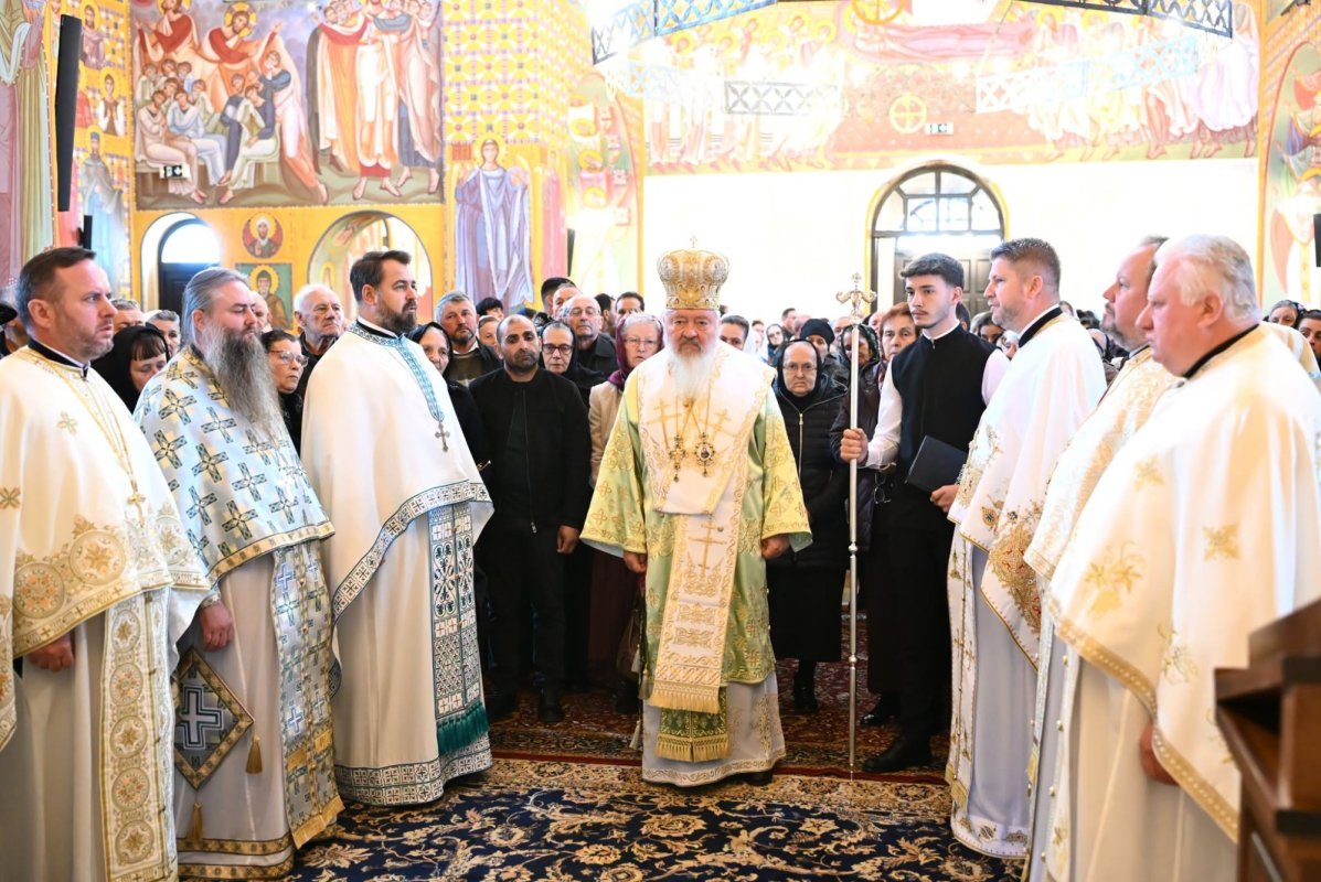 Hramul Așezământului pentru copii orfani din Dorolea 374993