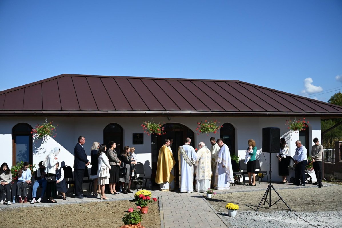 Binecuvântare arhierească în comunitatea din Posmuş, Bistriţa-Năsăud 375109
