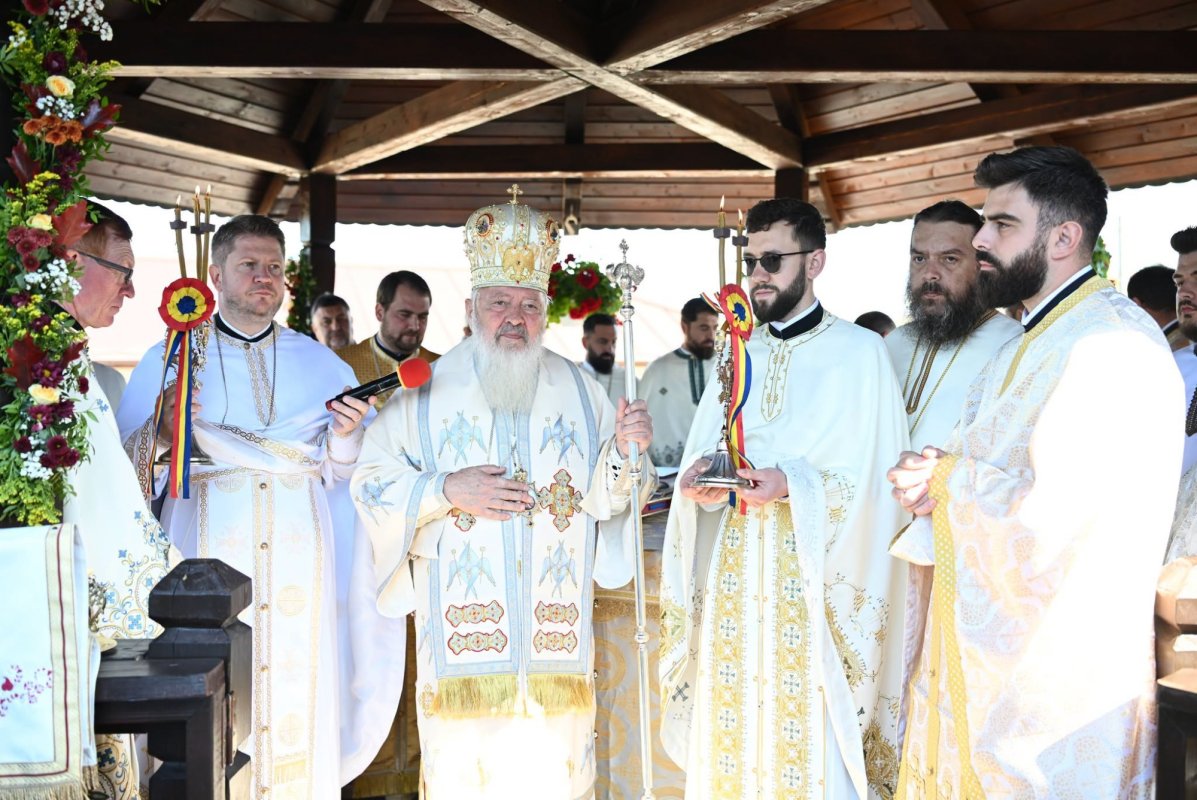 Binecuvântare arhierească în comunitatea din Posmuş, Bistriţa-Năsăud 375111