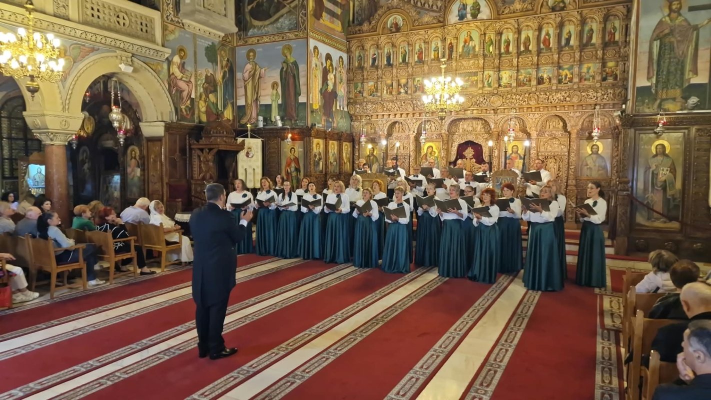 Corul „Anastasis” a concertat la Biserica „Sfântul Elefterie”‑Nou 375141