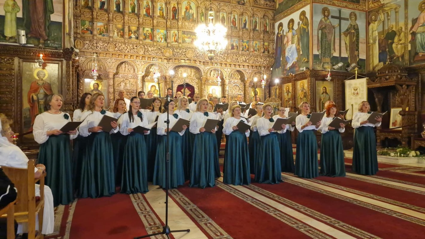 Corul „Anastasis” a concertat la Biserica „Sfântul Elefterie”‑Nou 375142