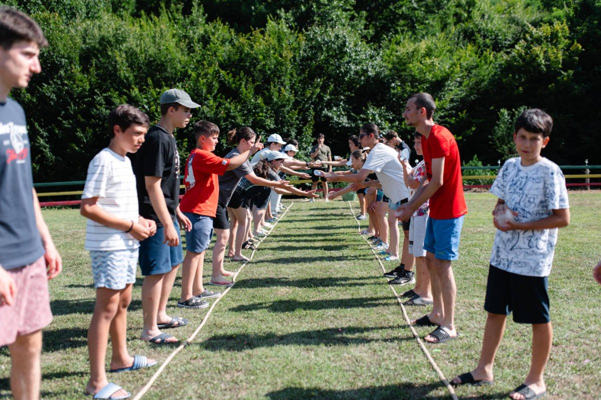 Formarea duhovnicească a copiilor prin tabere de vară 375013