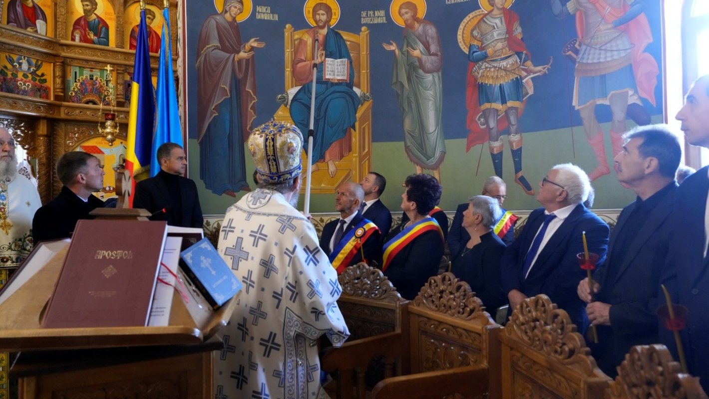 Noua biserică din Păuca, judeţul Sibiu, a fost târnosită 375099
