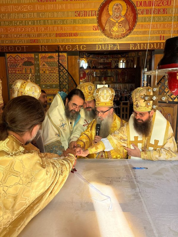 Sfinţirea Bisericii „Sfântul Proroc Ilie Tesviteanul” din Verona 375092