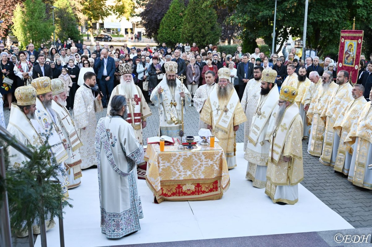 Târnosirea Catedralei Eroilor din Hunedoara 375175