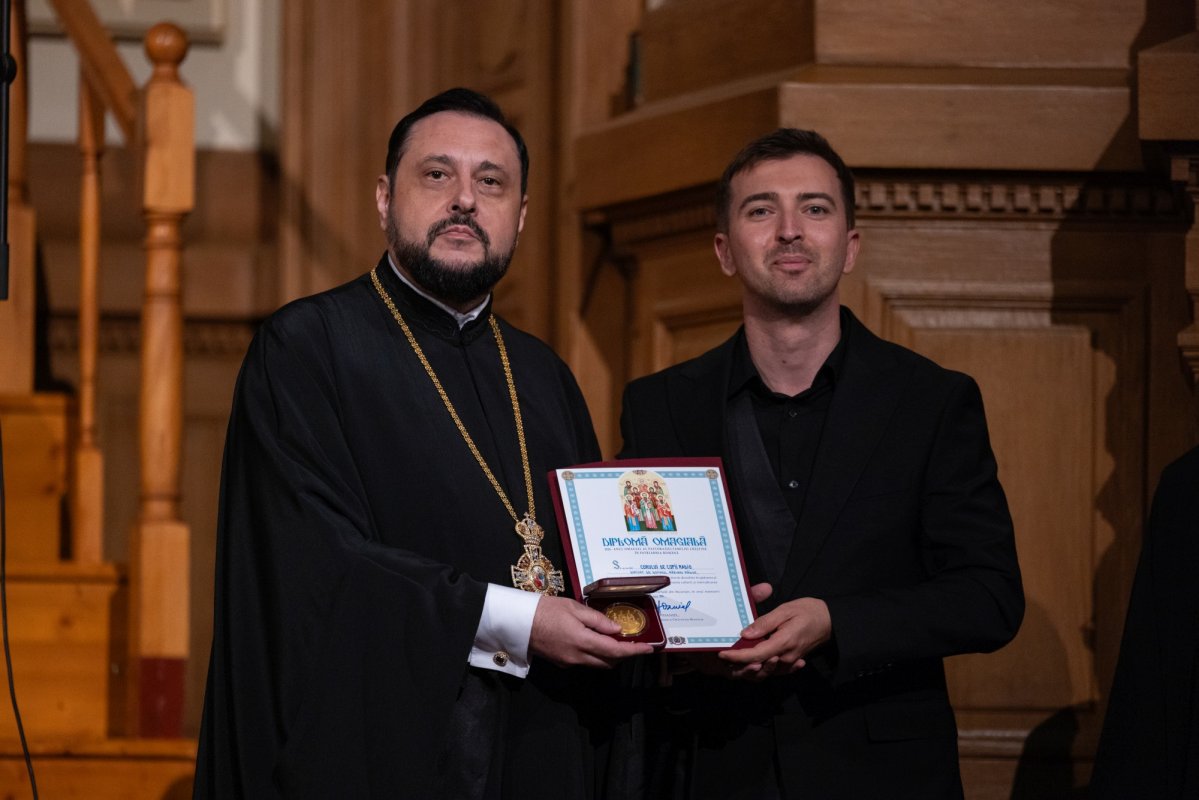 Concertul Festivalului‑concurs „Lăudați pe Domnul!” la Palatul Patriarhiei 375485