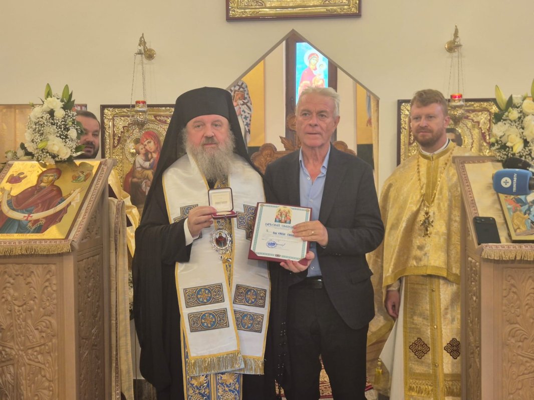 Slujbă de binecuvântare pentru o capelă mortuară din București 375621