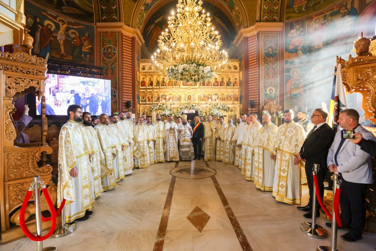 Târnosirea bisericii Parohiei Vârteju din județul Ilfov 375594